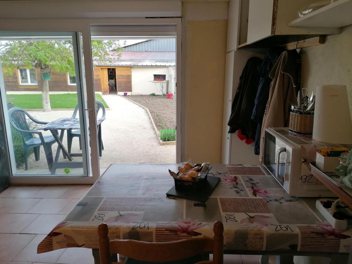 Chambre d'hôtes Bleigny-le-Carreau Extérieur photo